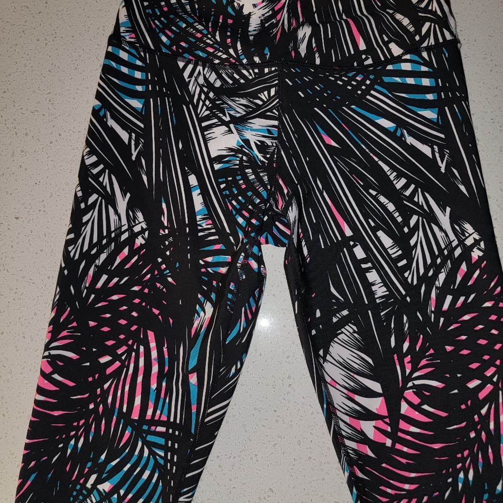 DKNY Capris